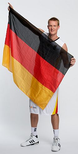 BenzingRobin2015Flagge-250