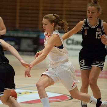 WNBL2016-17OSCvsNeussEnochsEmily-500