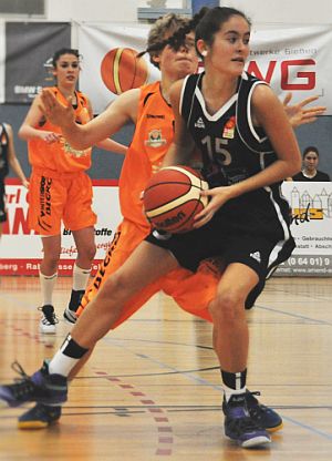 WNBL2016BauchmuellerJulia-300breit