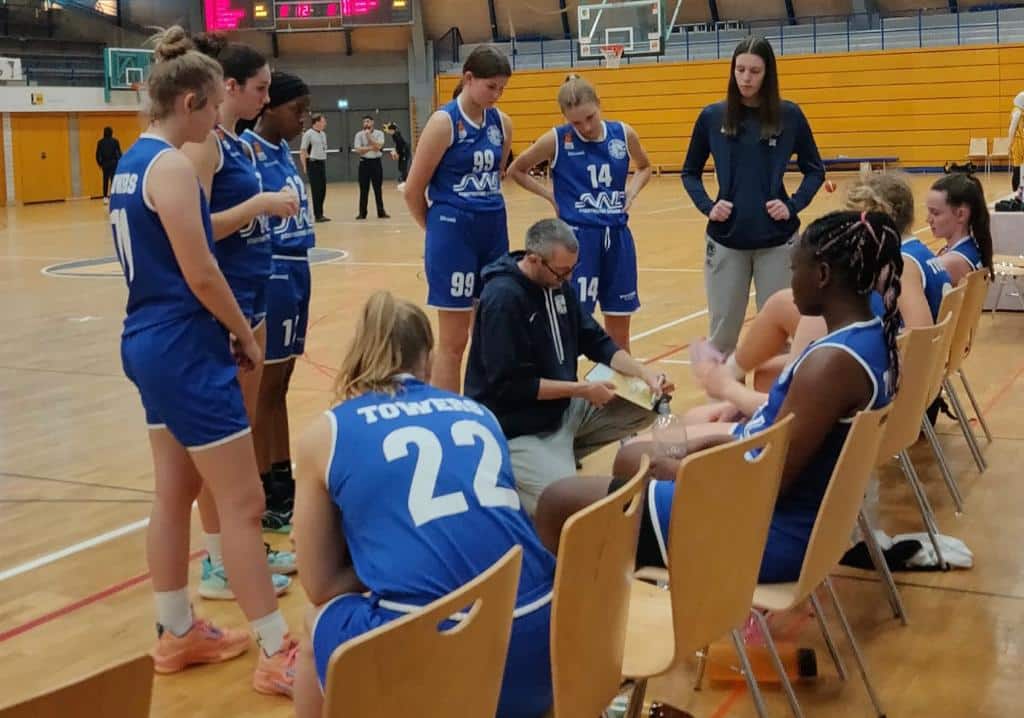 WNBL22-23AuszeitTowers